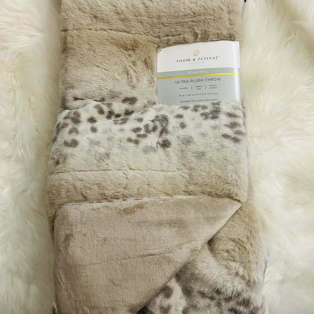 Ultra Plush Throw Blanket - Cream and Brown/ gray